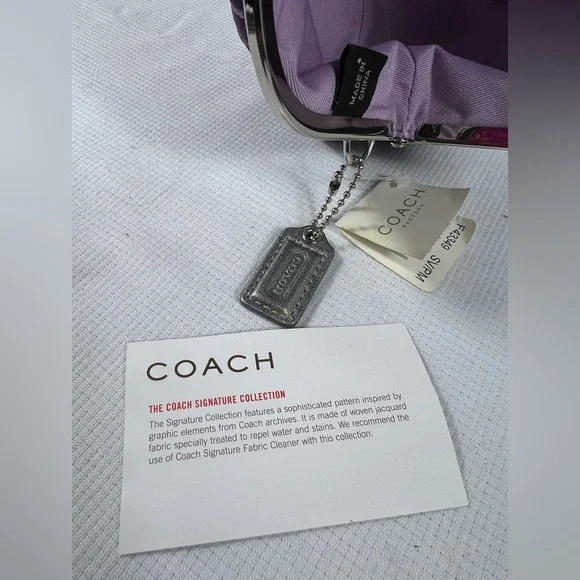 NWT Coach Kisslock Clutch / Wristlet with Matching Cardholder - Picture 11 of 16